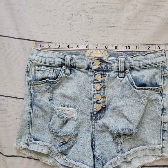 Altar'd State Size 28/7 Light Wash Distressed Jean Shorts Button Fly 3" Inseam - Picture 3 of 8